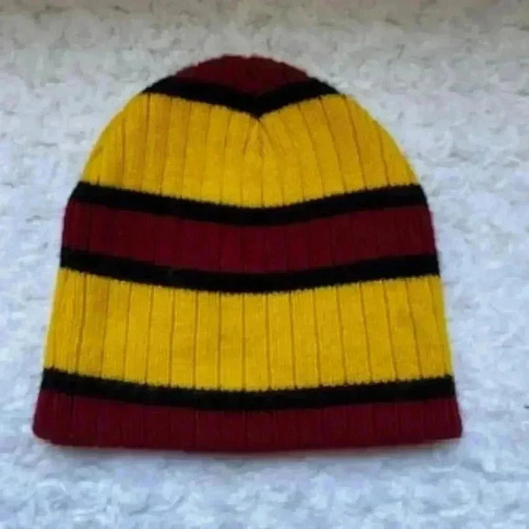 Harry Potter Gryffindor Hat Red And Yellow Knit Beanie - Picture 3 of 9